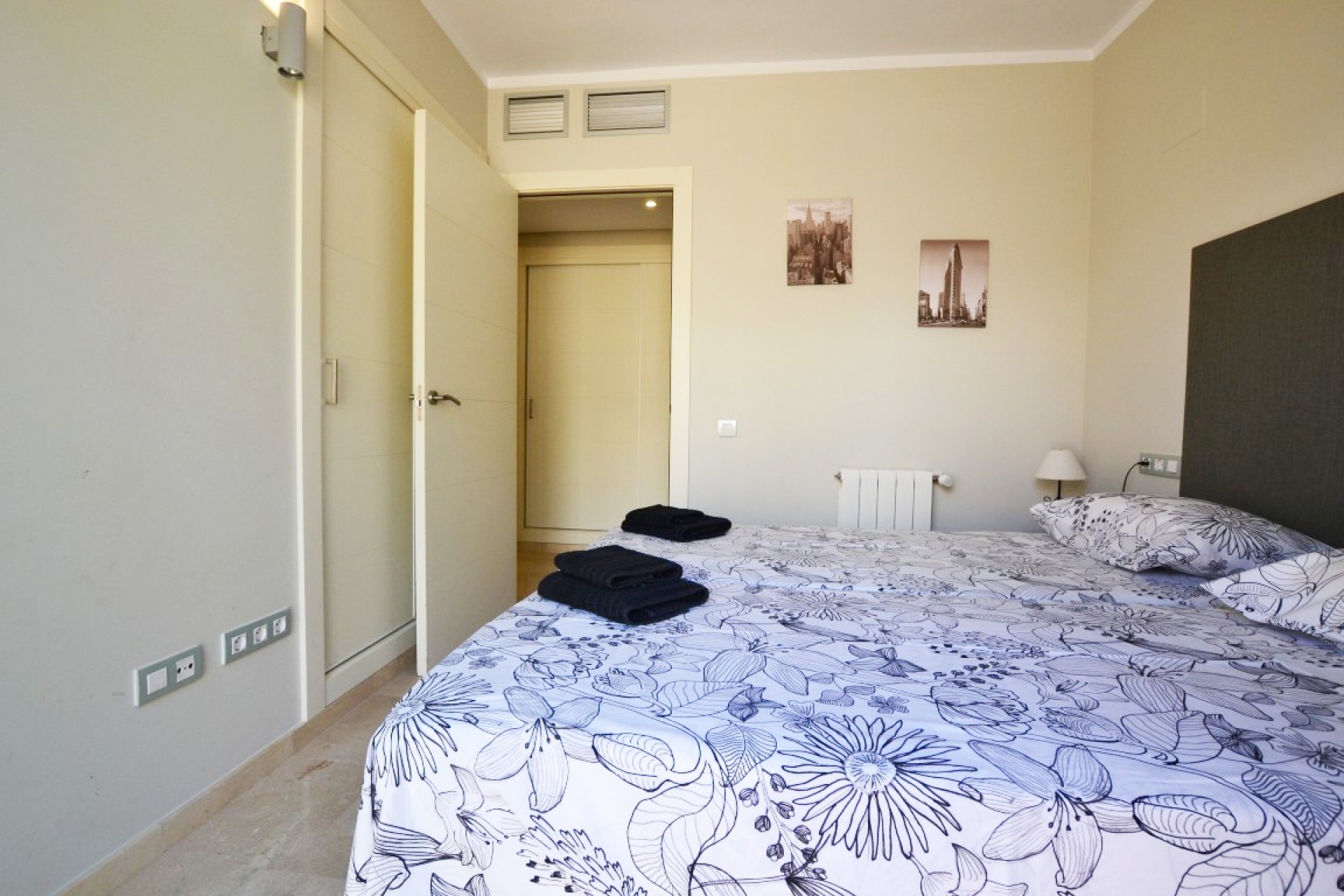 Resale - Villa -
Orihuela - Las Colinas Golf