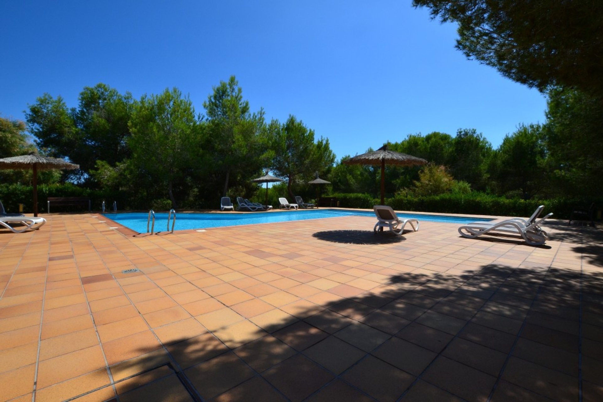 Resale - Villa -
Orihuela - Las Colinas Golf