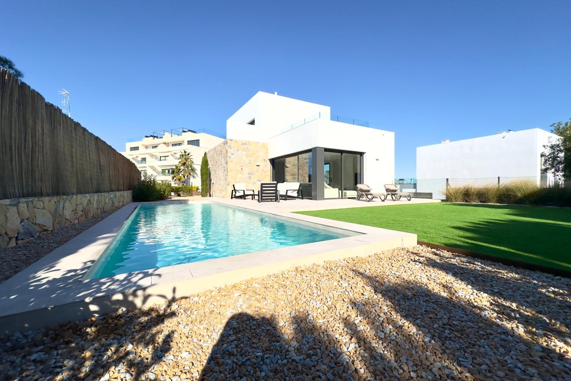 Resale - Villa -
Orihuela - Las Colinas Golf