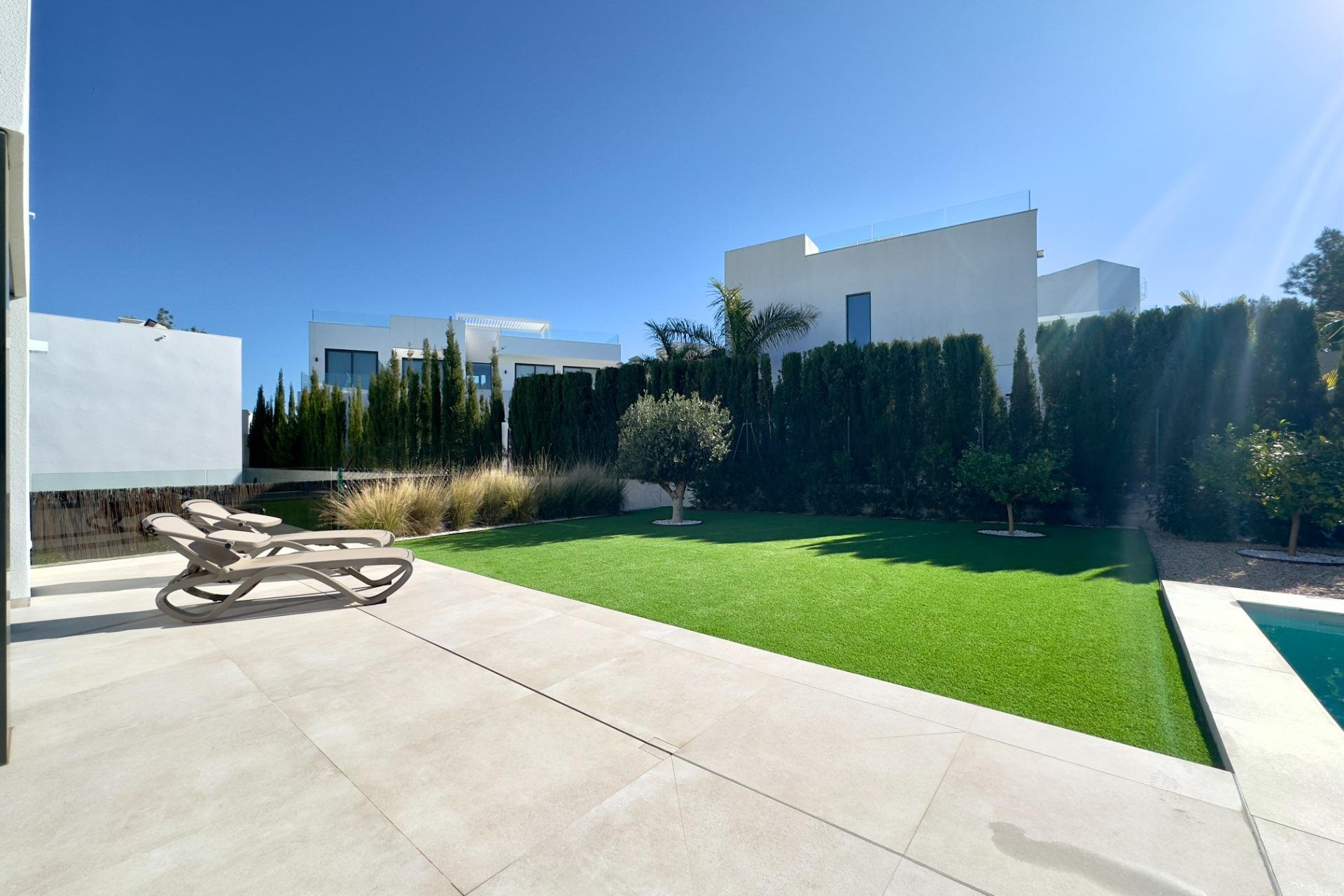 Resale - Villa -
Orihuela - Las Colinas Golf