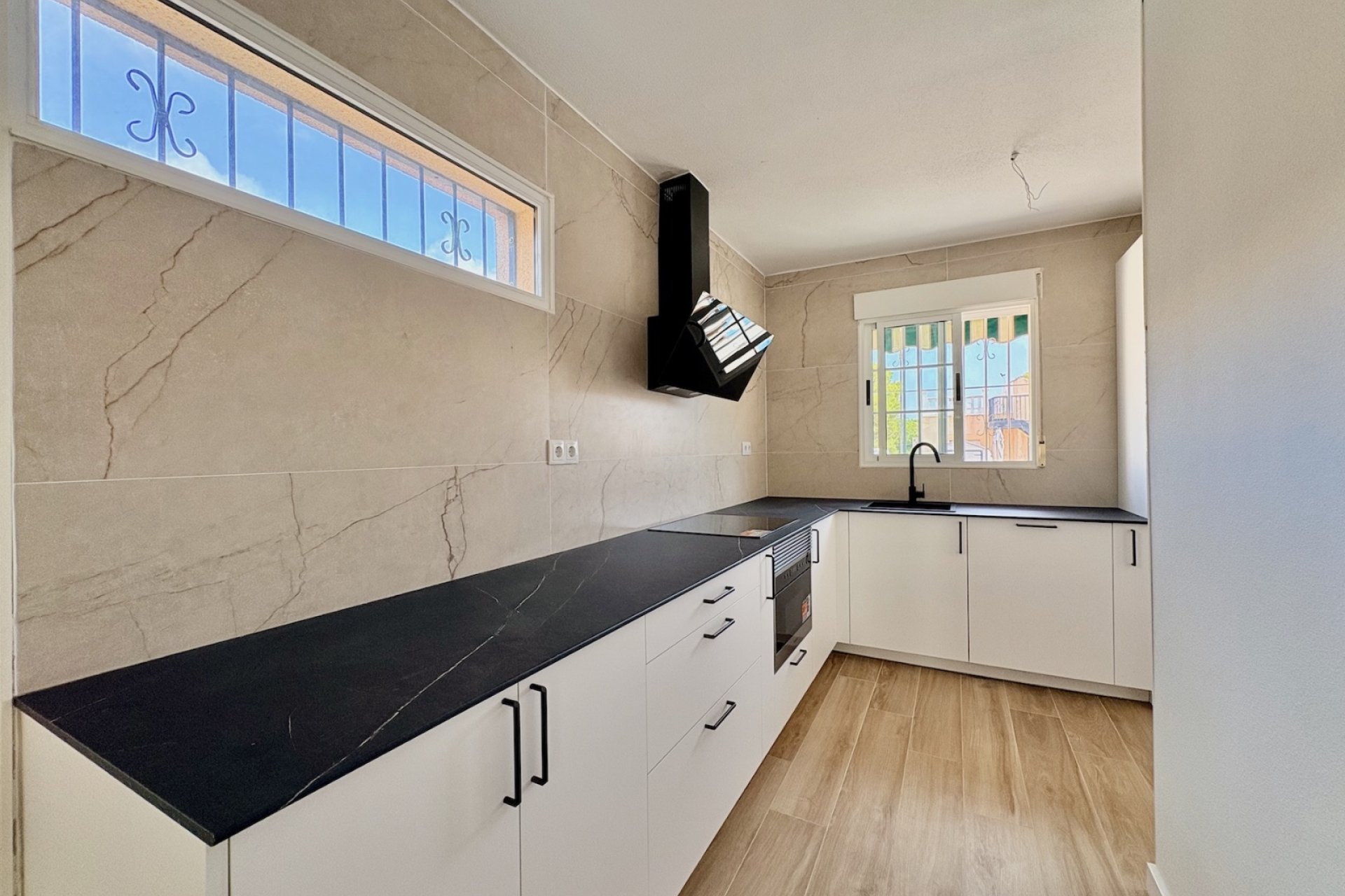 Resale - Villa -
Orihuela - Los Balcones