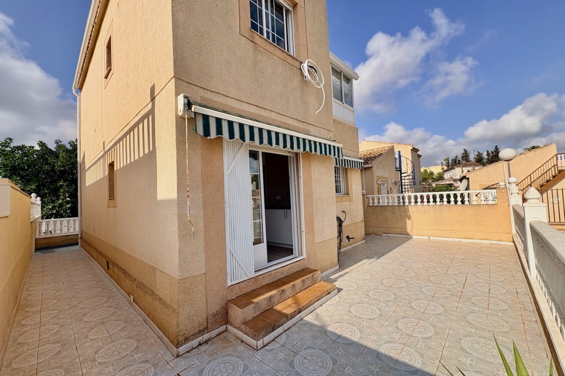 Resale - Villa -
Orihuela - Los Balcones