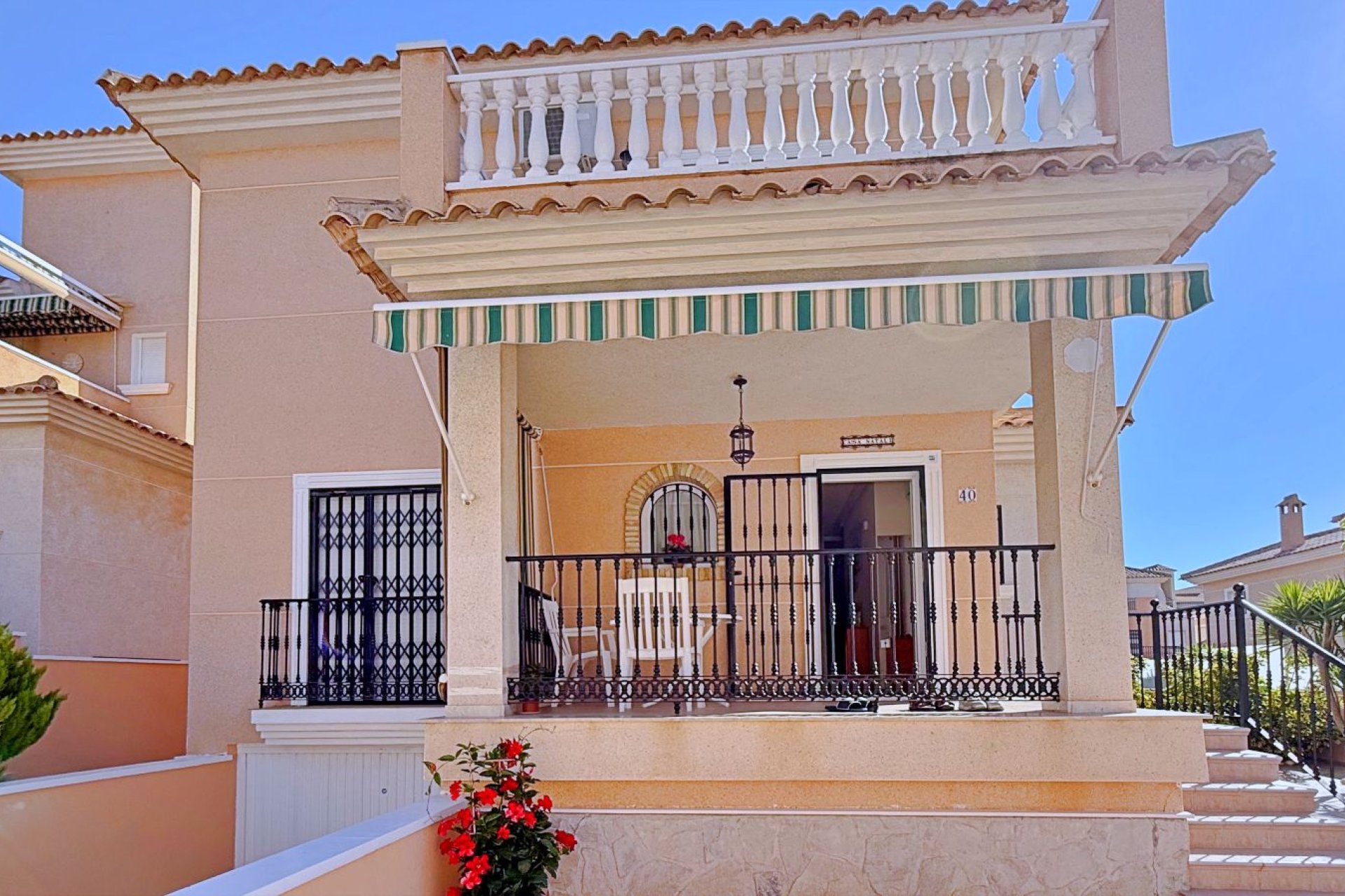 Resale - Villa -
Orihuela - Orihuela Costa