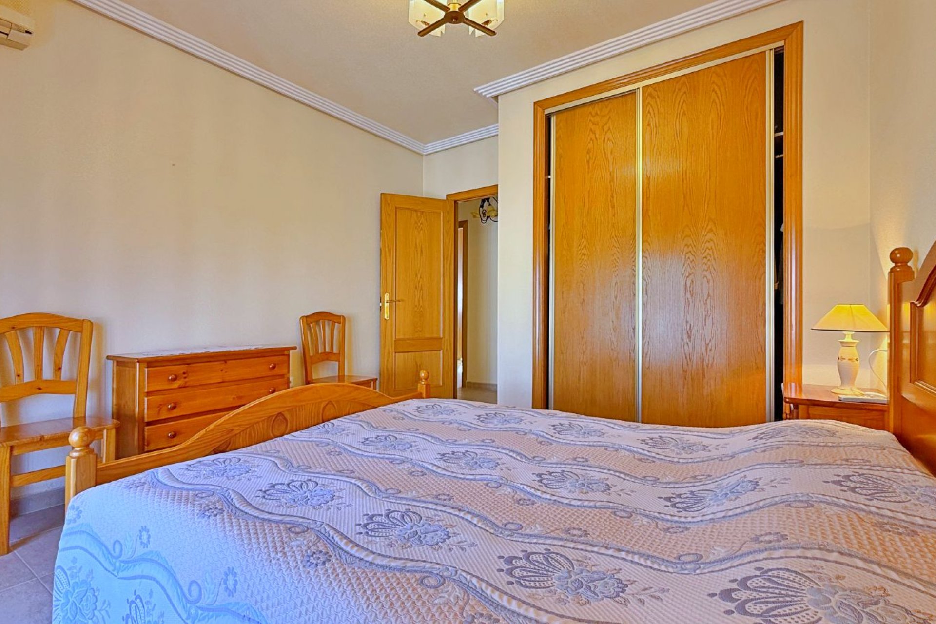 Resale - Villa -
Orihuela - Orihuela Costa