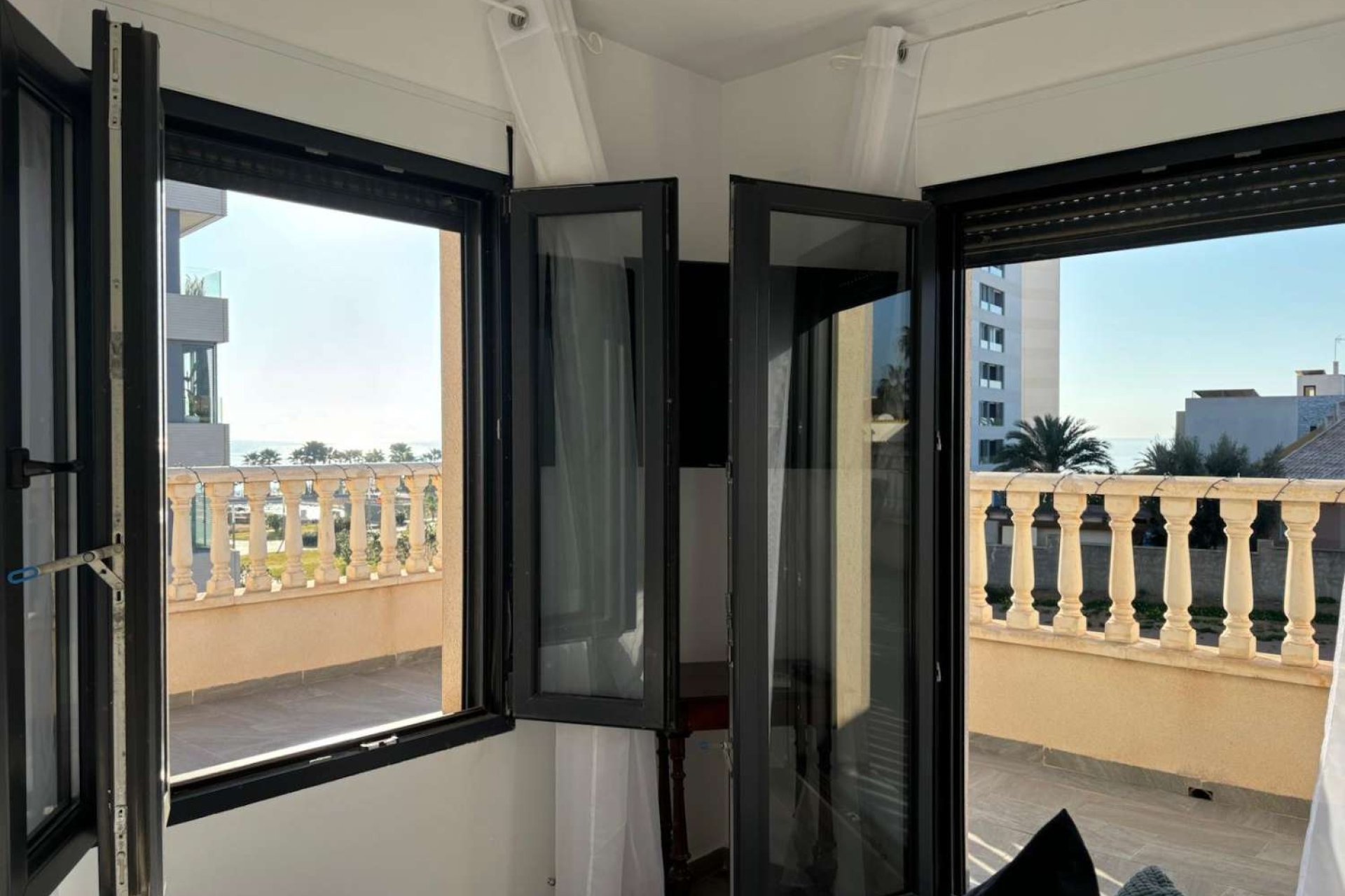 Resale - Villa -
Orihuela - Punta Prima