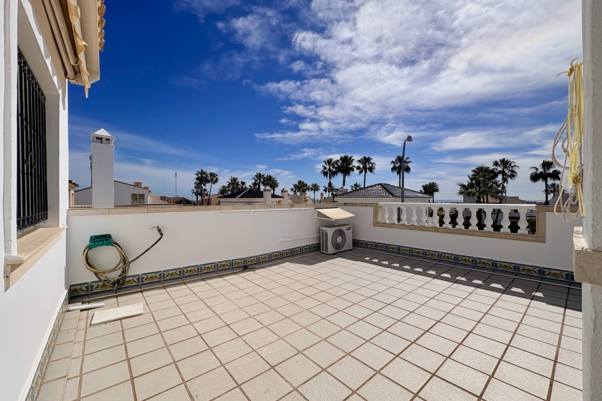 Resale - Villa -
Orihuela - Villamartin