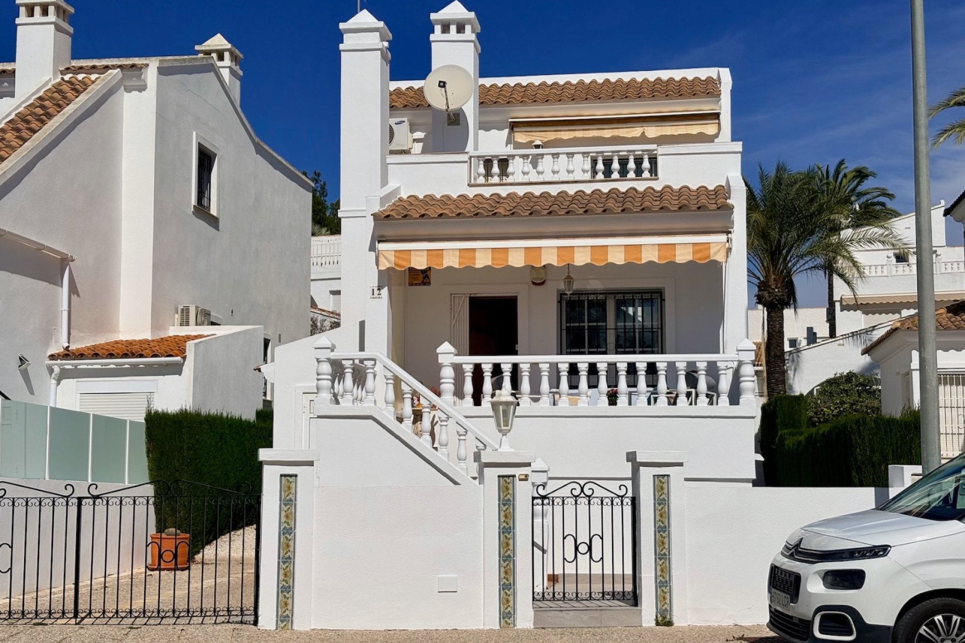 Resale - Villa -
Orihuela - Villamartin