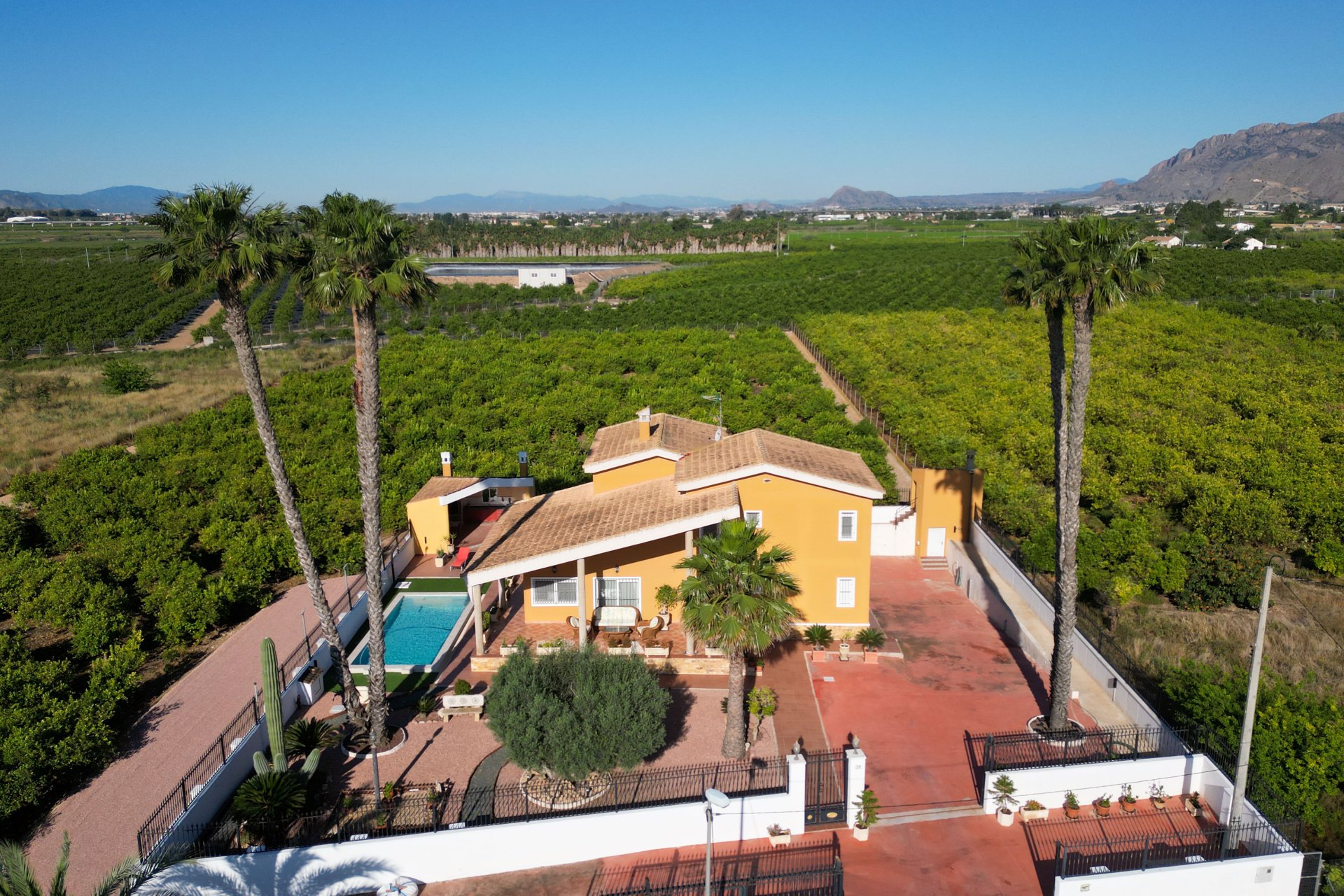 Resale - Villa -
Orihuela