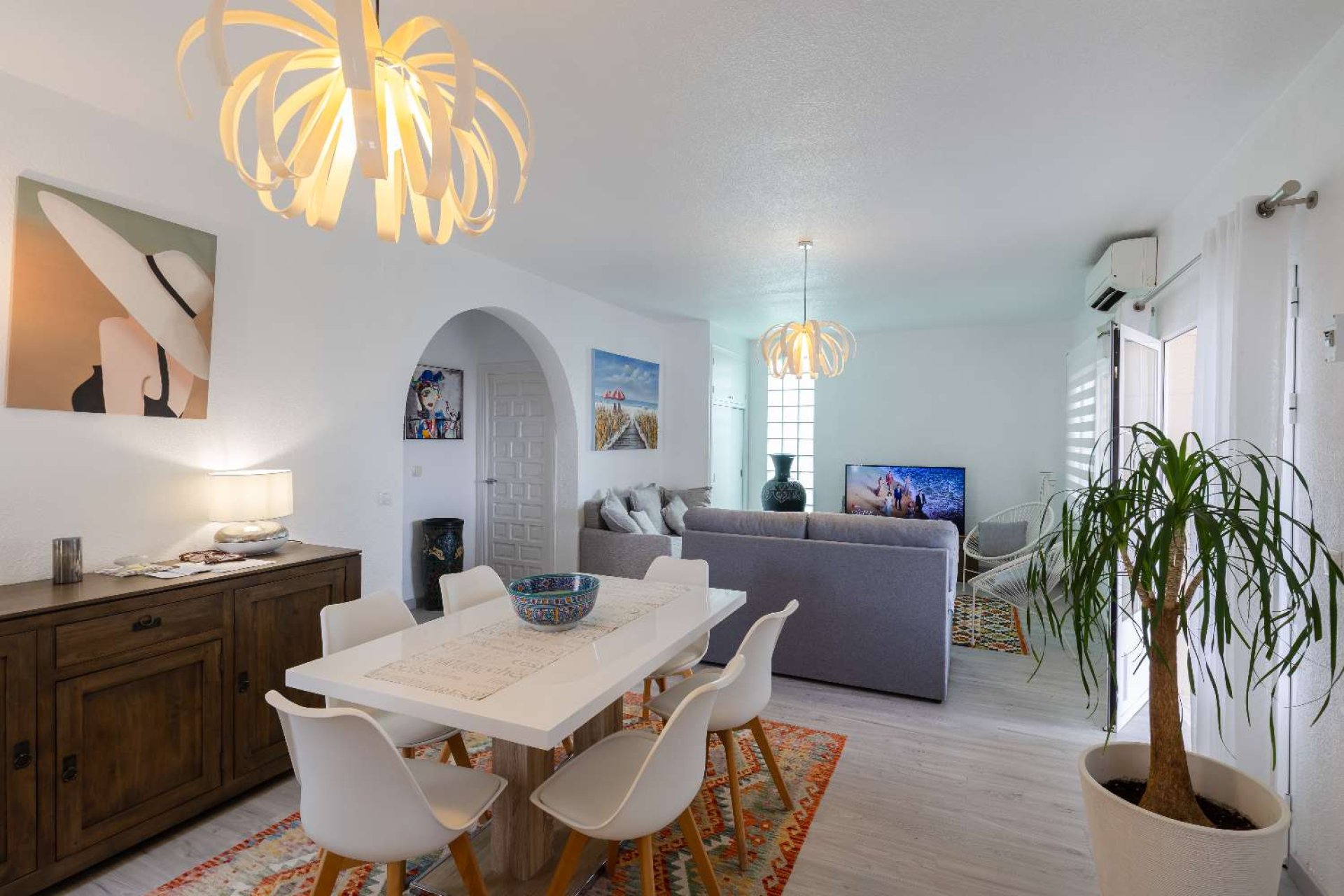 Resale - Villa -
Orihuela