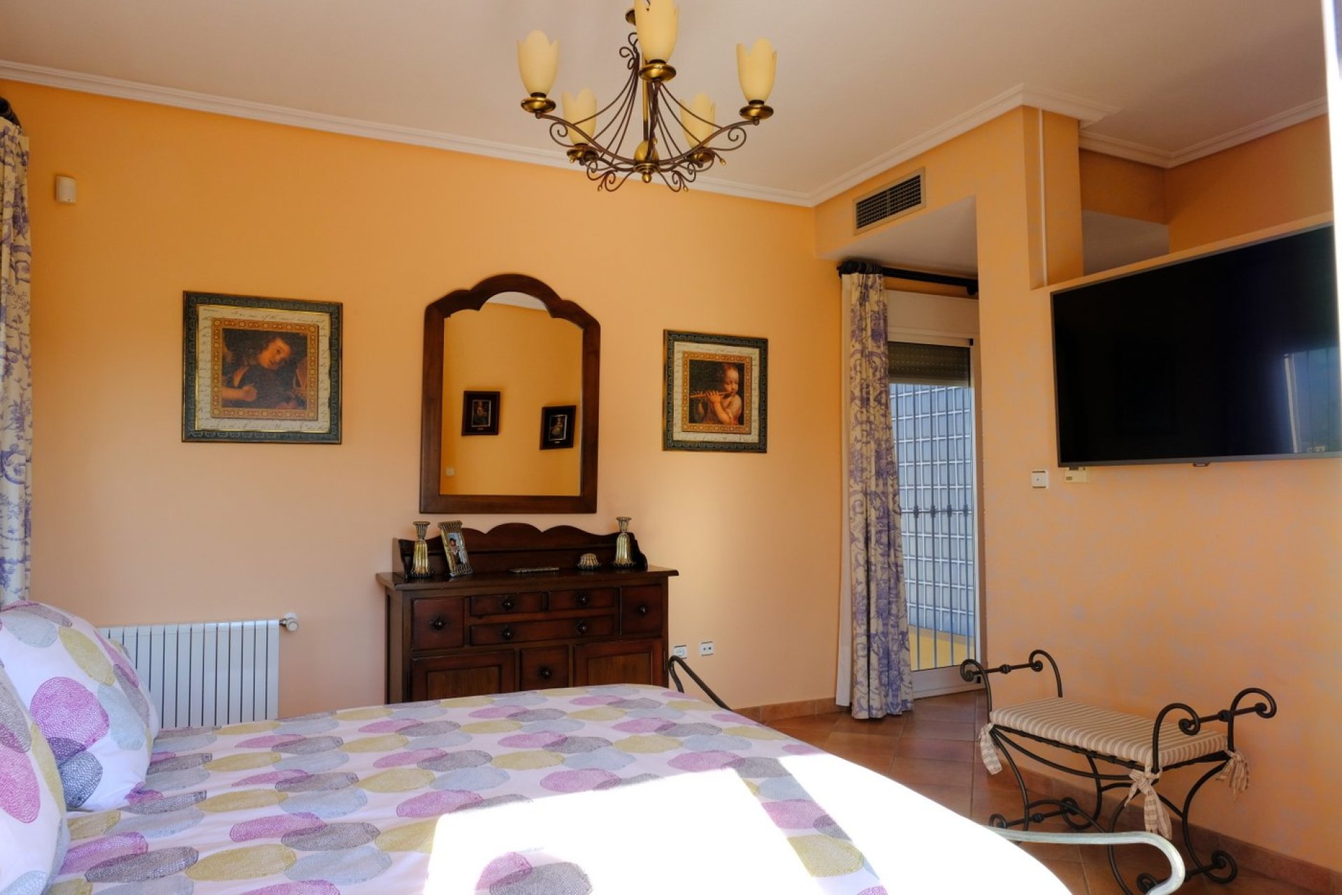 Resale - Villa -
Orihuela