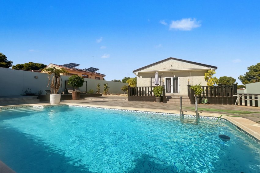 Resale - Villa -
Pilar de la Horadada - Pinar de Campoverde