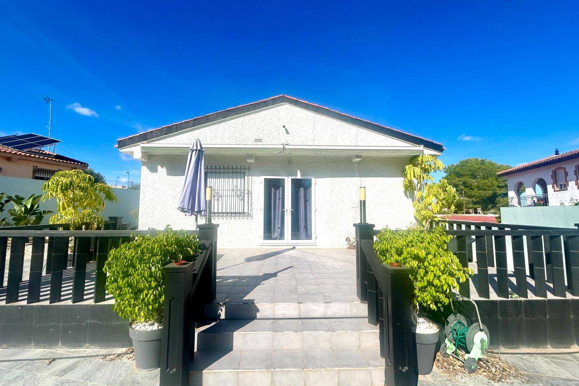 Resale - Villa -
Pilar de la Horadada - Pinar de Campoverde