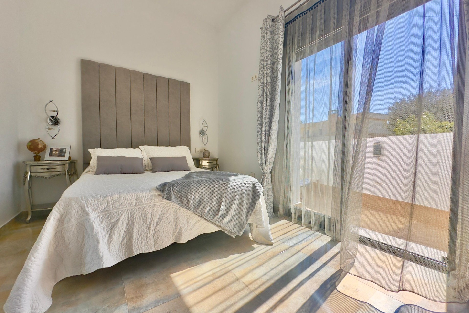 Resale - Villa -
Pilar de la Horadada - Torre de la Horadada