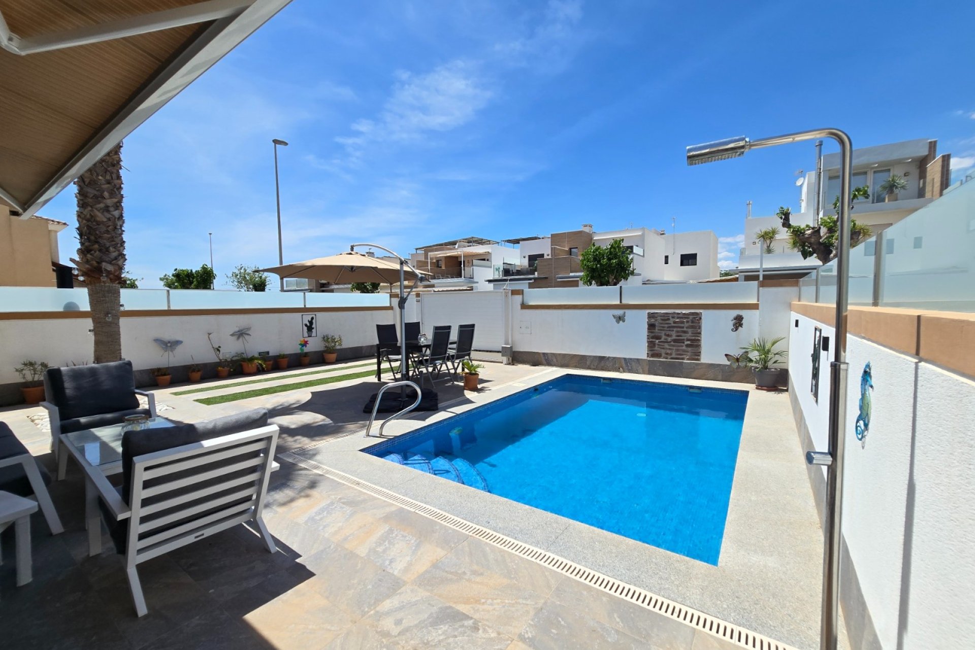 Resale - Villa * -
Pilar de la Horadada *