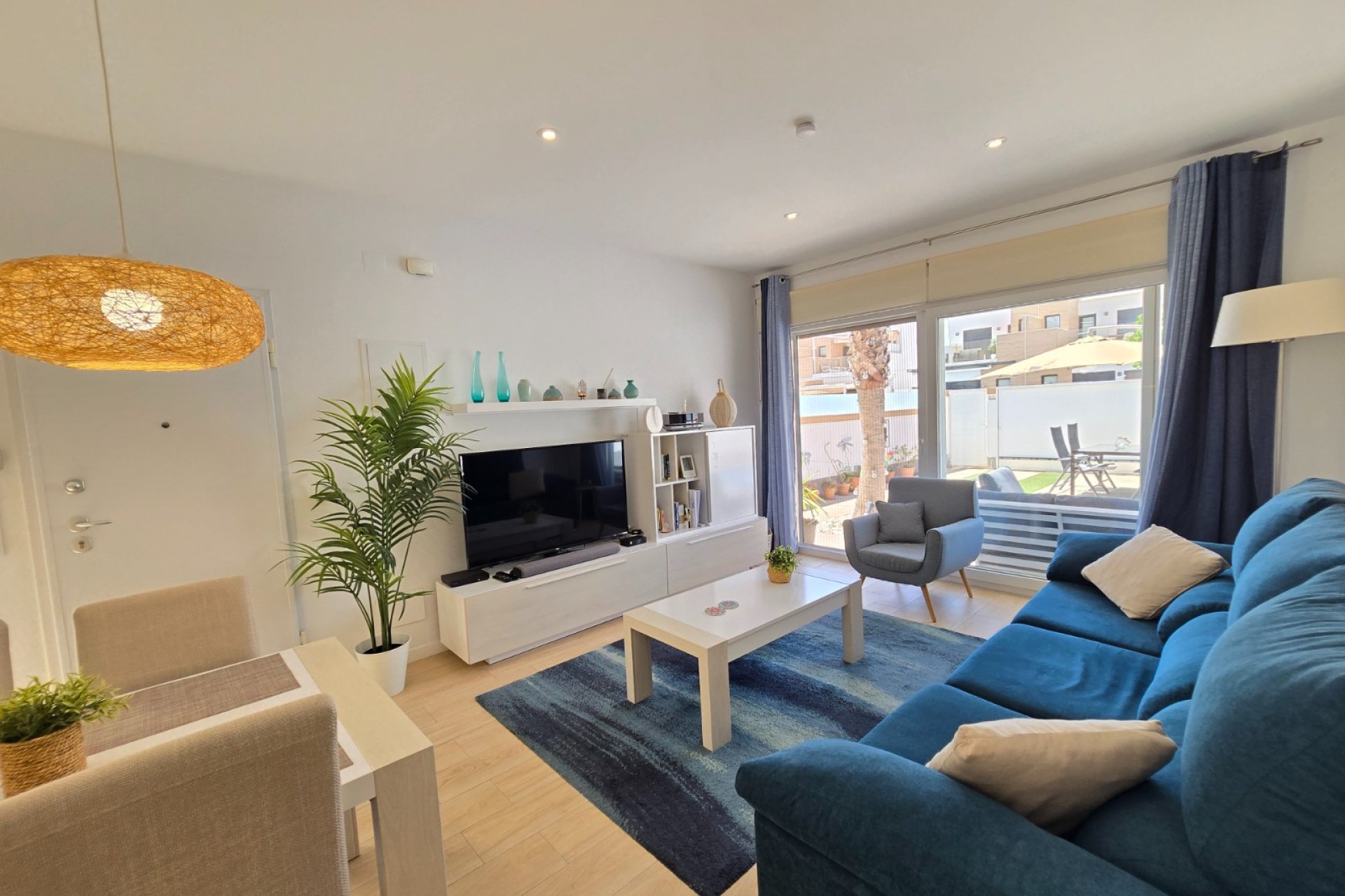 Resale - Villa * -
Pilar de la Horadada *