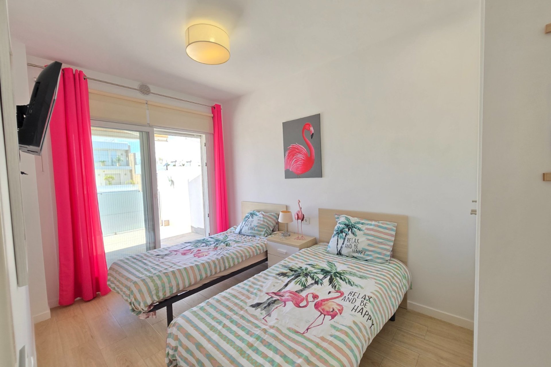 Resale - Villa * -
Pilar de la Horadada *