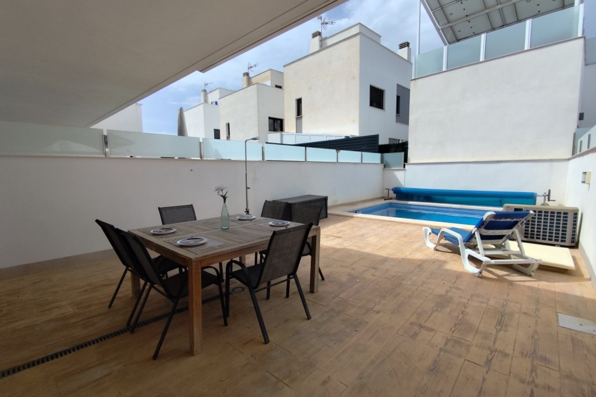 Resale - Villa -
Pilar de la Horadada