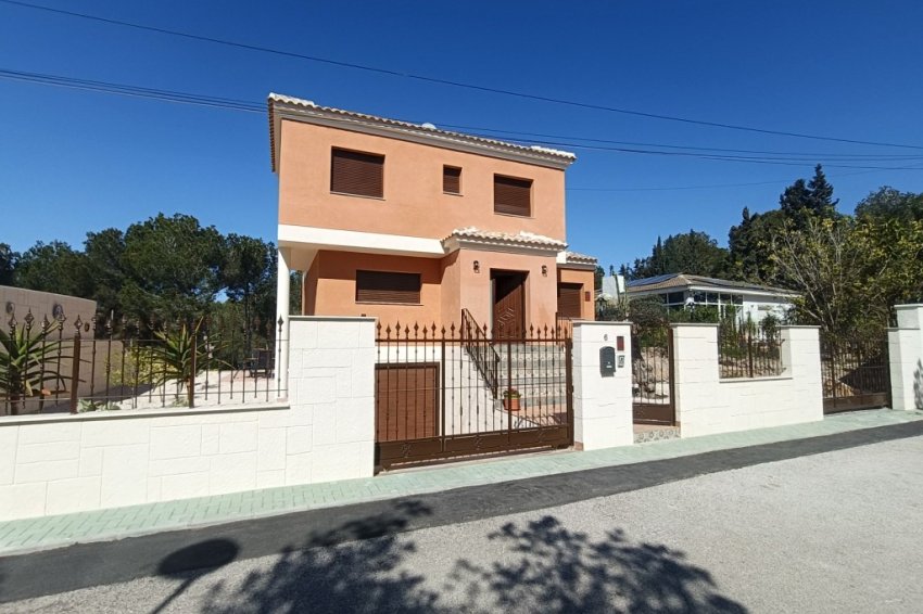 Resale - Villa -
Pinar de Campoverde