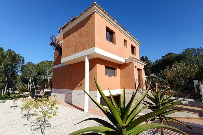 Resale - Villa -
Pinar de Campoverde