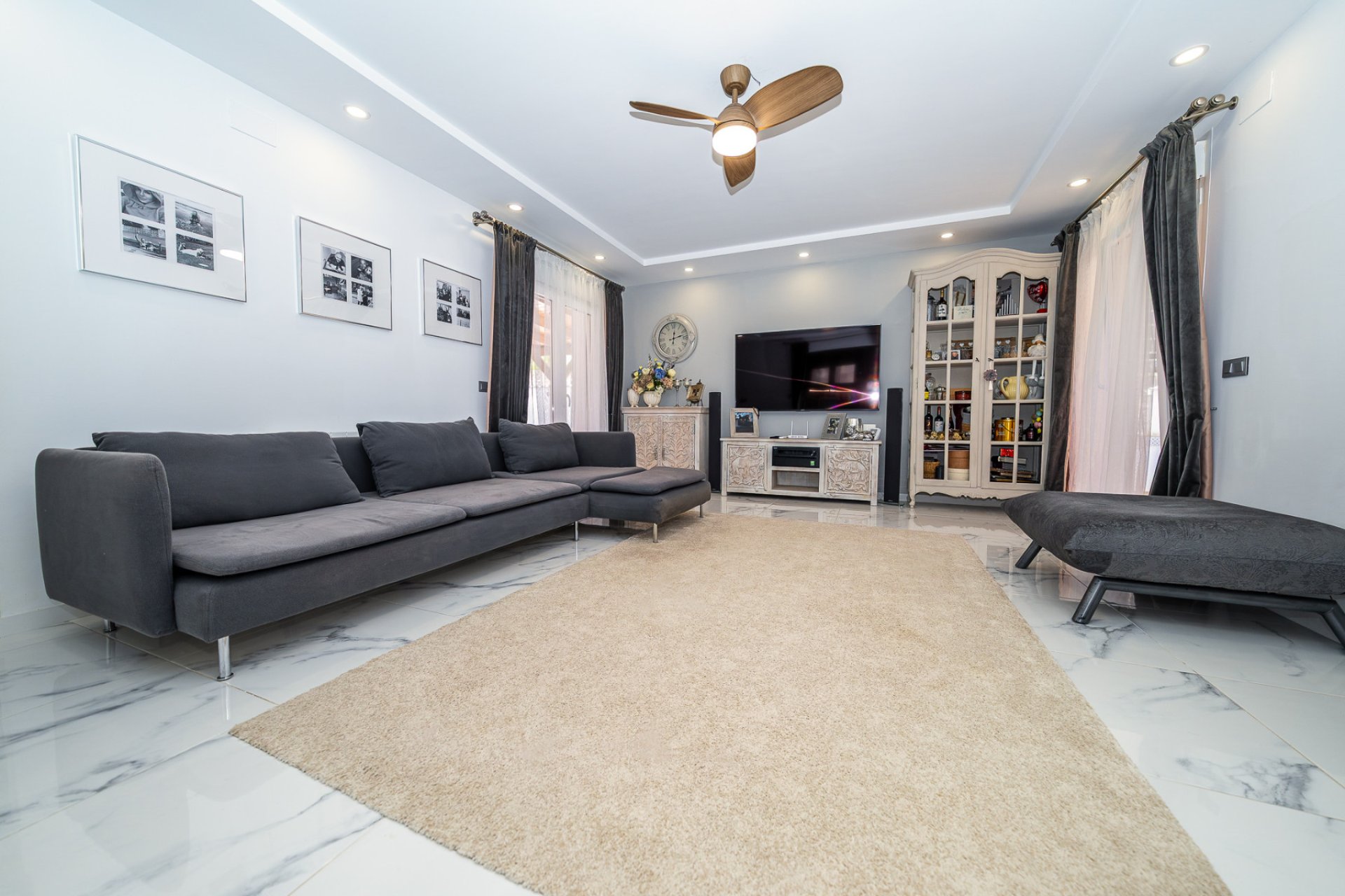 Resale - Villa -
Pinar de Campoverde