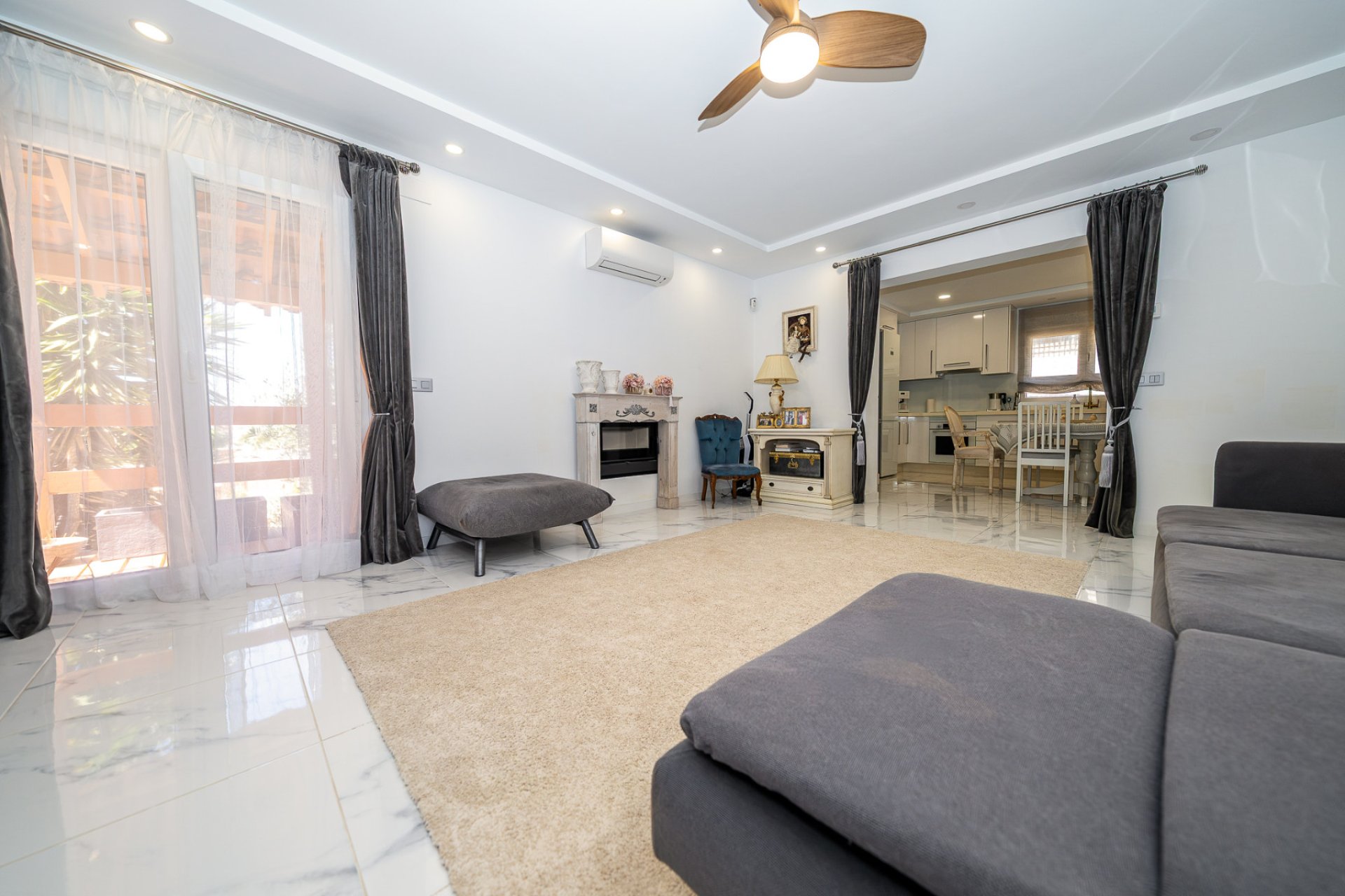 Resale - Villa -
Pinar de Campoverde