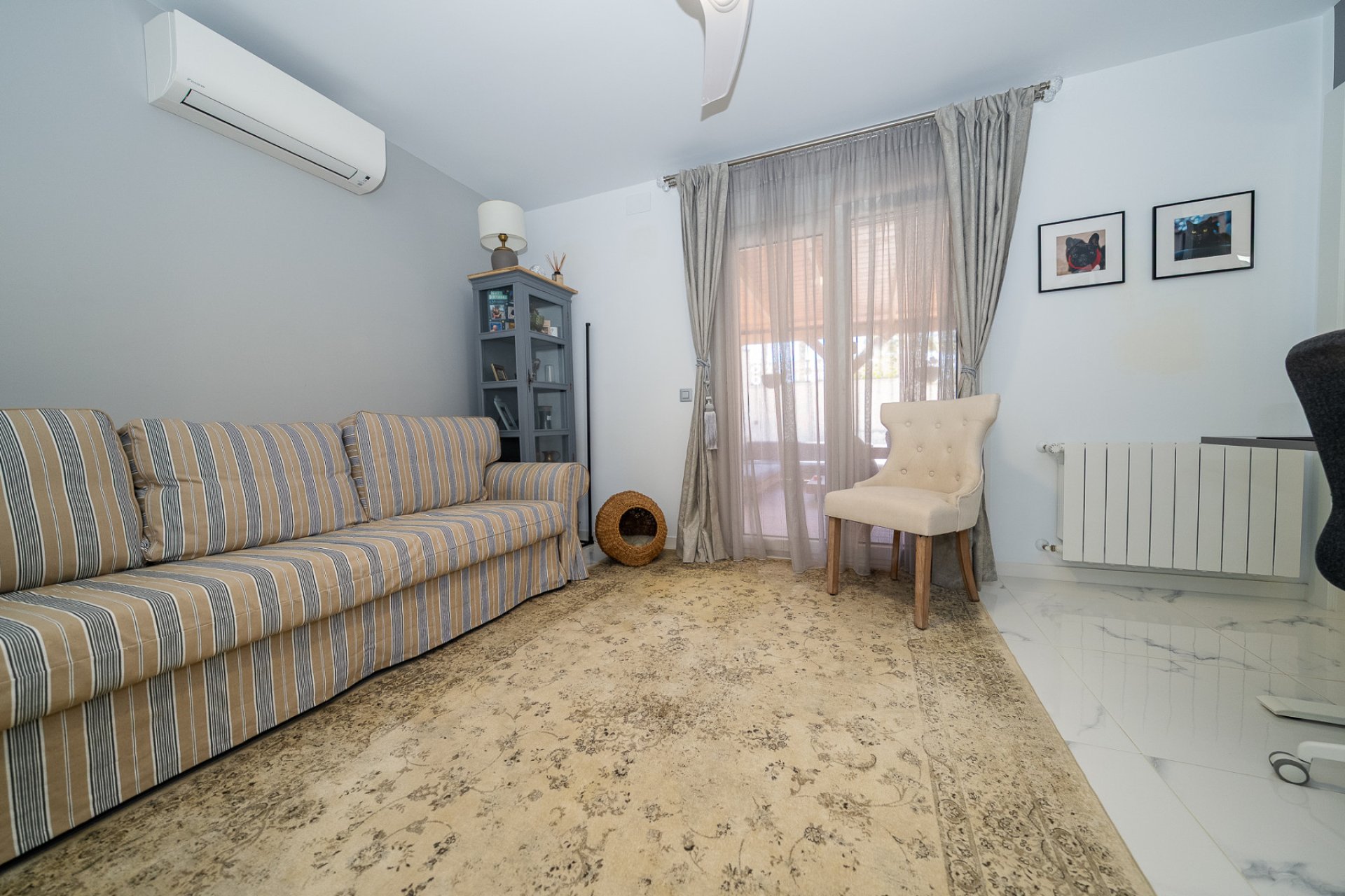 Resale - Villa -
Pinar de Campoverde