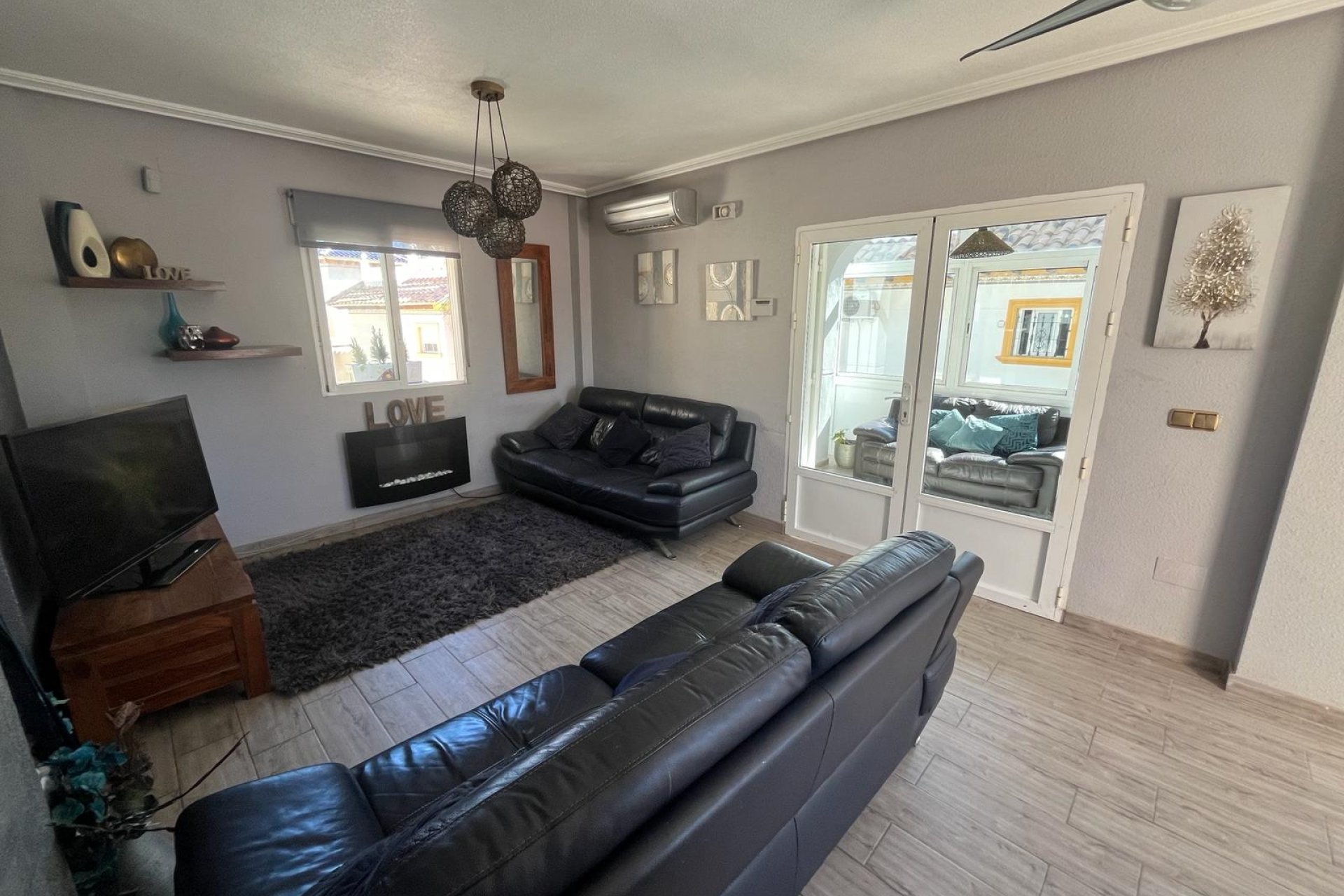 Resale - Villa -
Playa Flamenca - Orihuela Costa