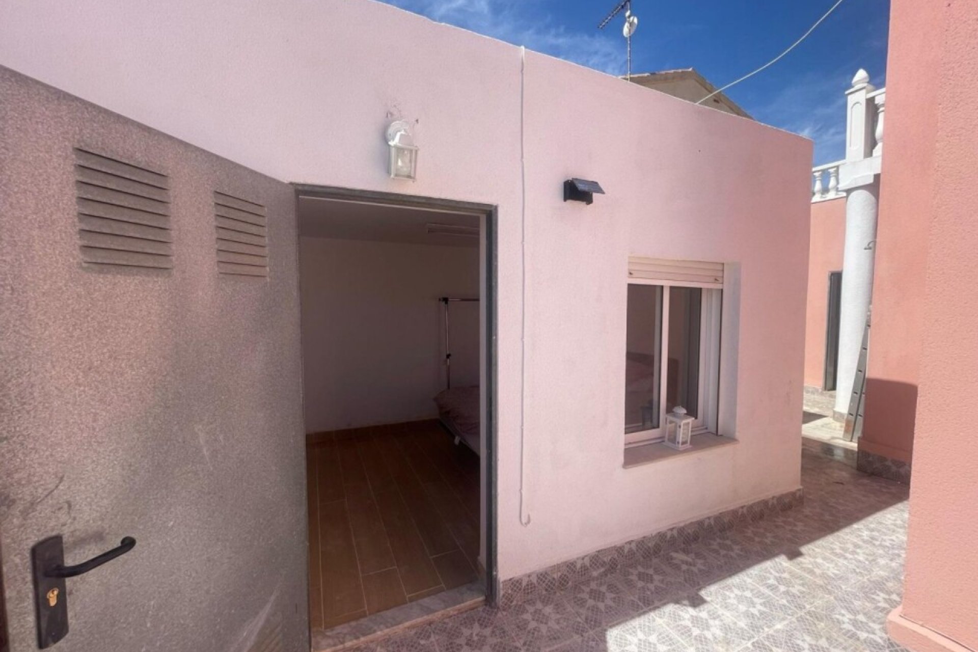 Resale - Villa -
Playa Flamenca