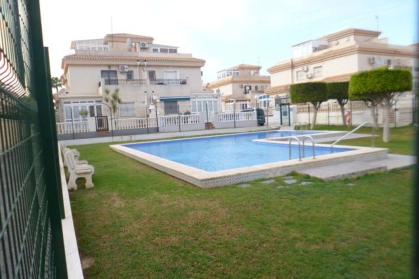 Resale - Villa -
Playa Flamenca