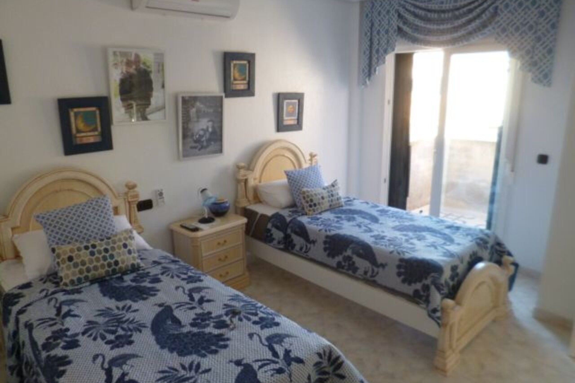 Resale - Villa -
Playa Flamenca