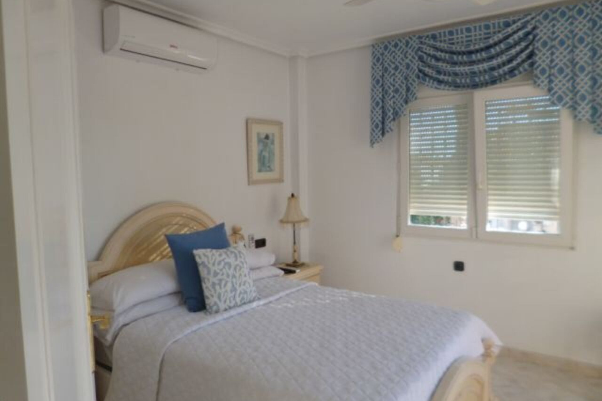 Resale - Villa -
Playa Flamenca