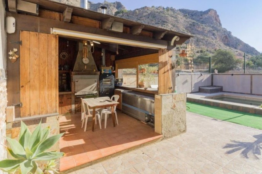 Resale - Villa -
Redován