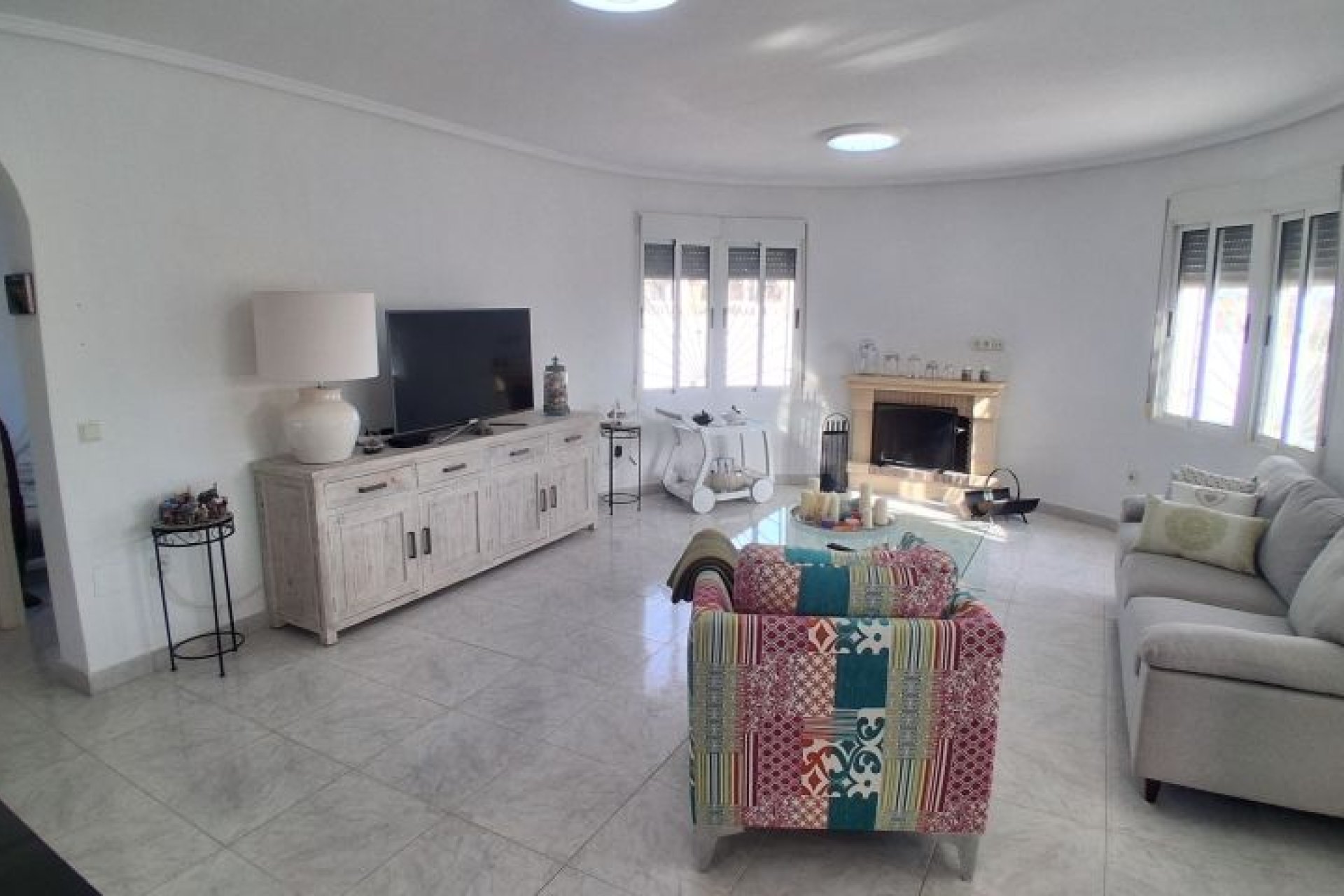 Resale - Villa -
Rojales
