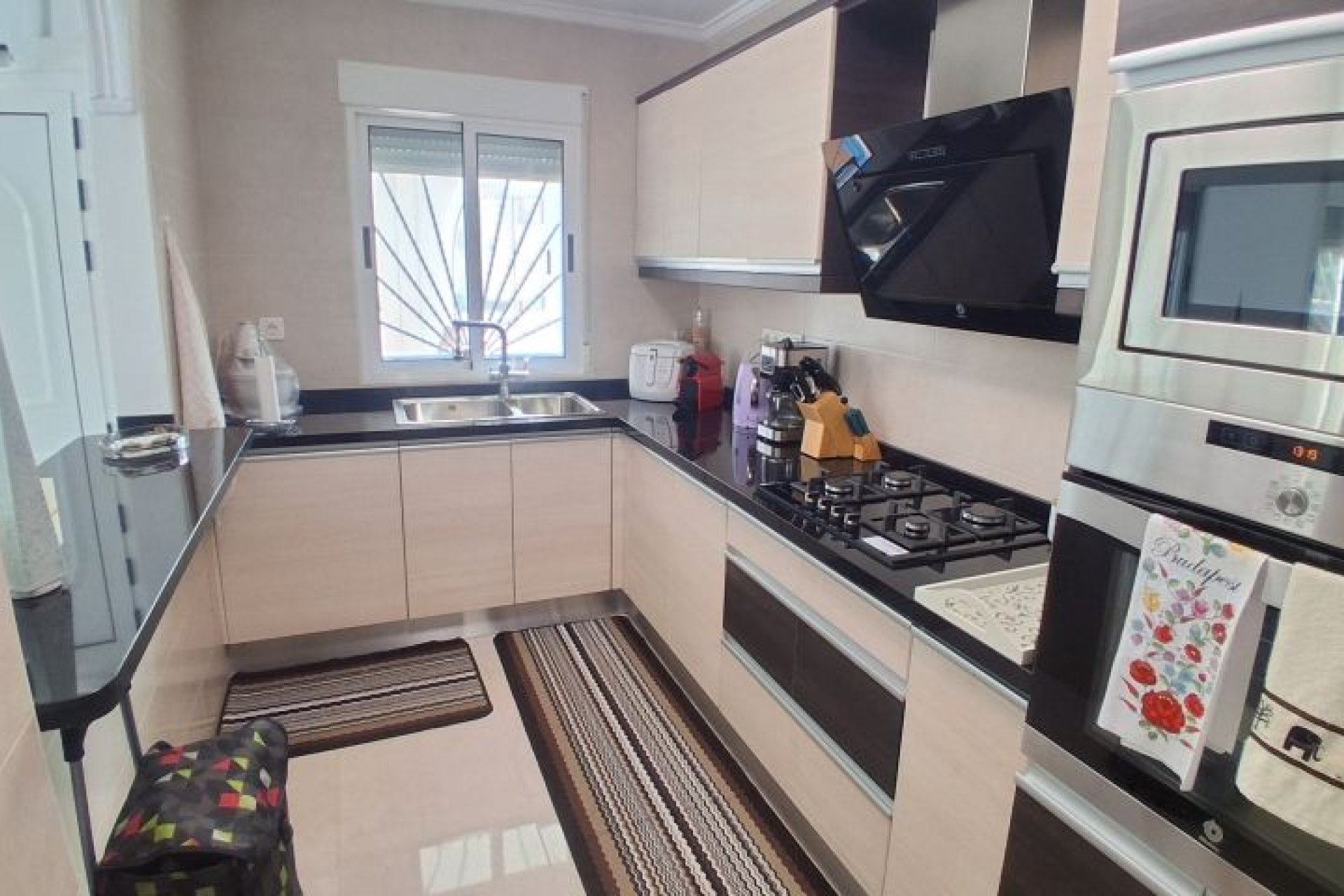 Resale - Villa -
Rojales