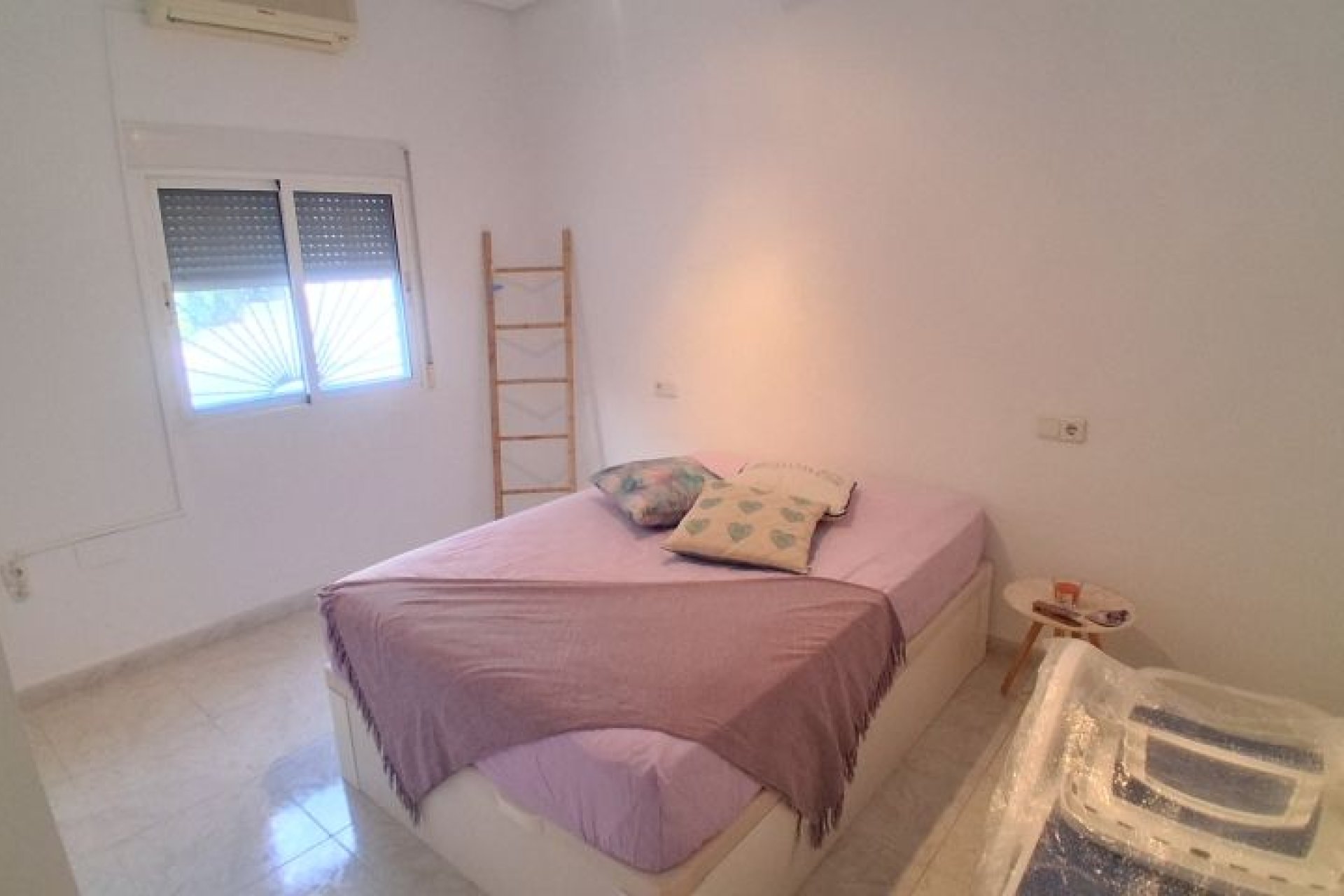 Resale - Villa -
Rojales