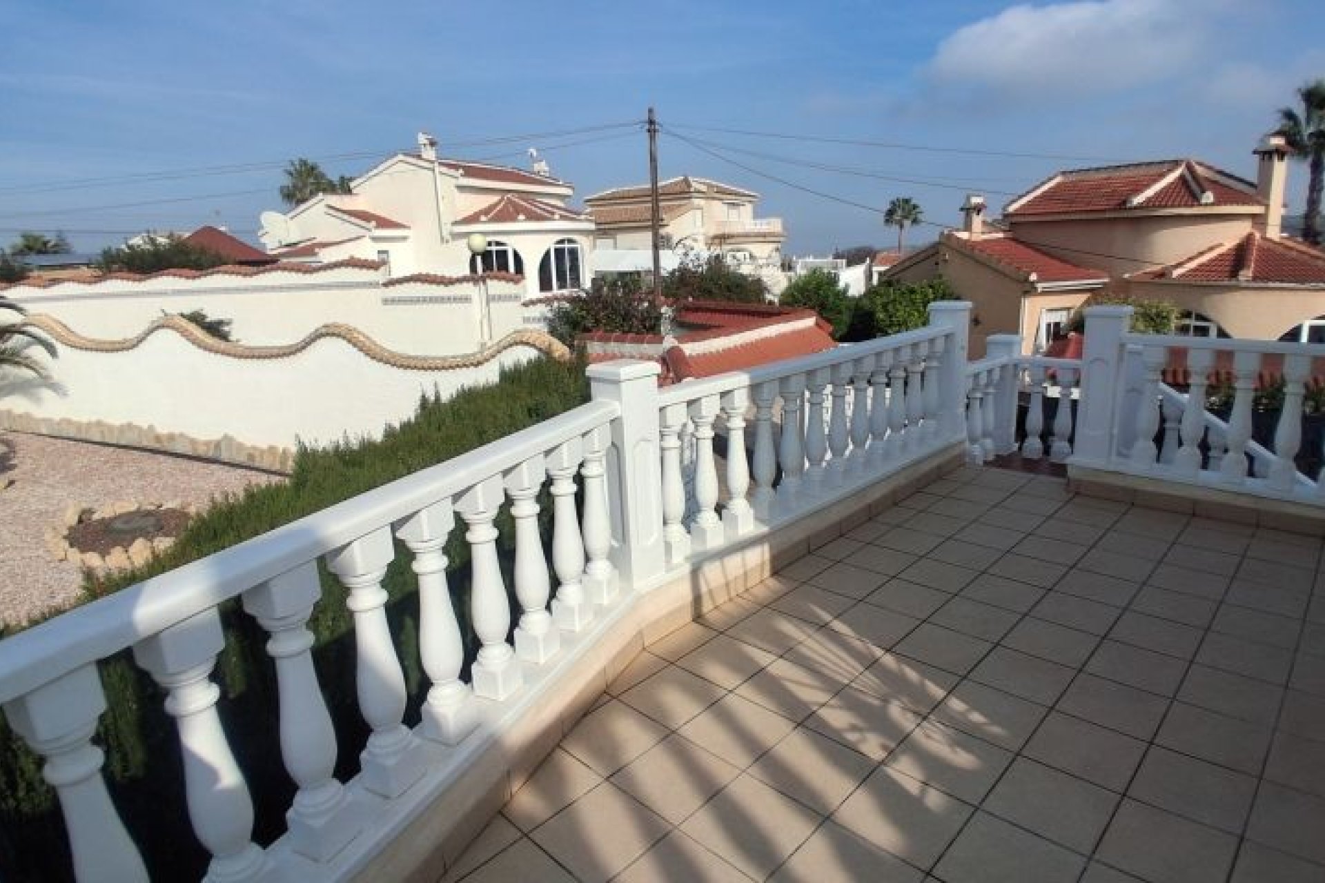 Resale - Villa -
Rojales