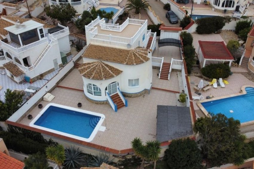 Resale - Villa -
Rojales