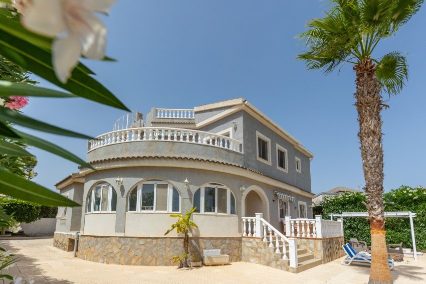 Resale - Villa -
San Fulgencio - La Marina
