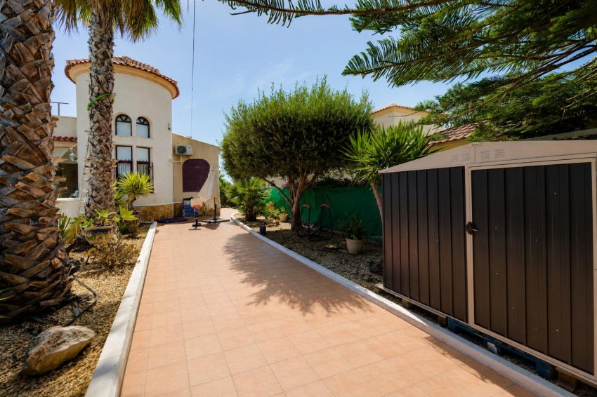 Resale - Villa -
San Fulgencio - La Marina