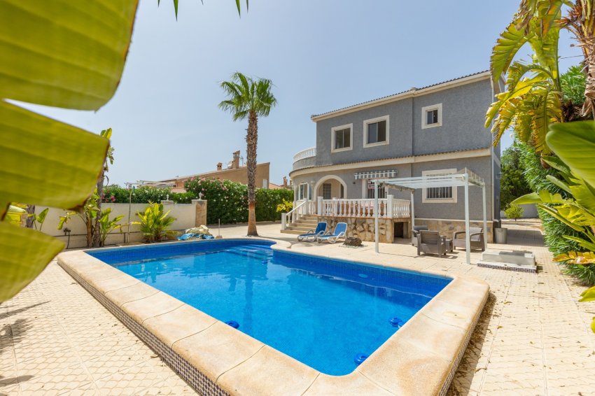 Resale - Villa -
San Fulgencio