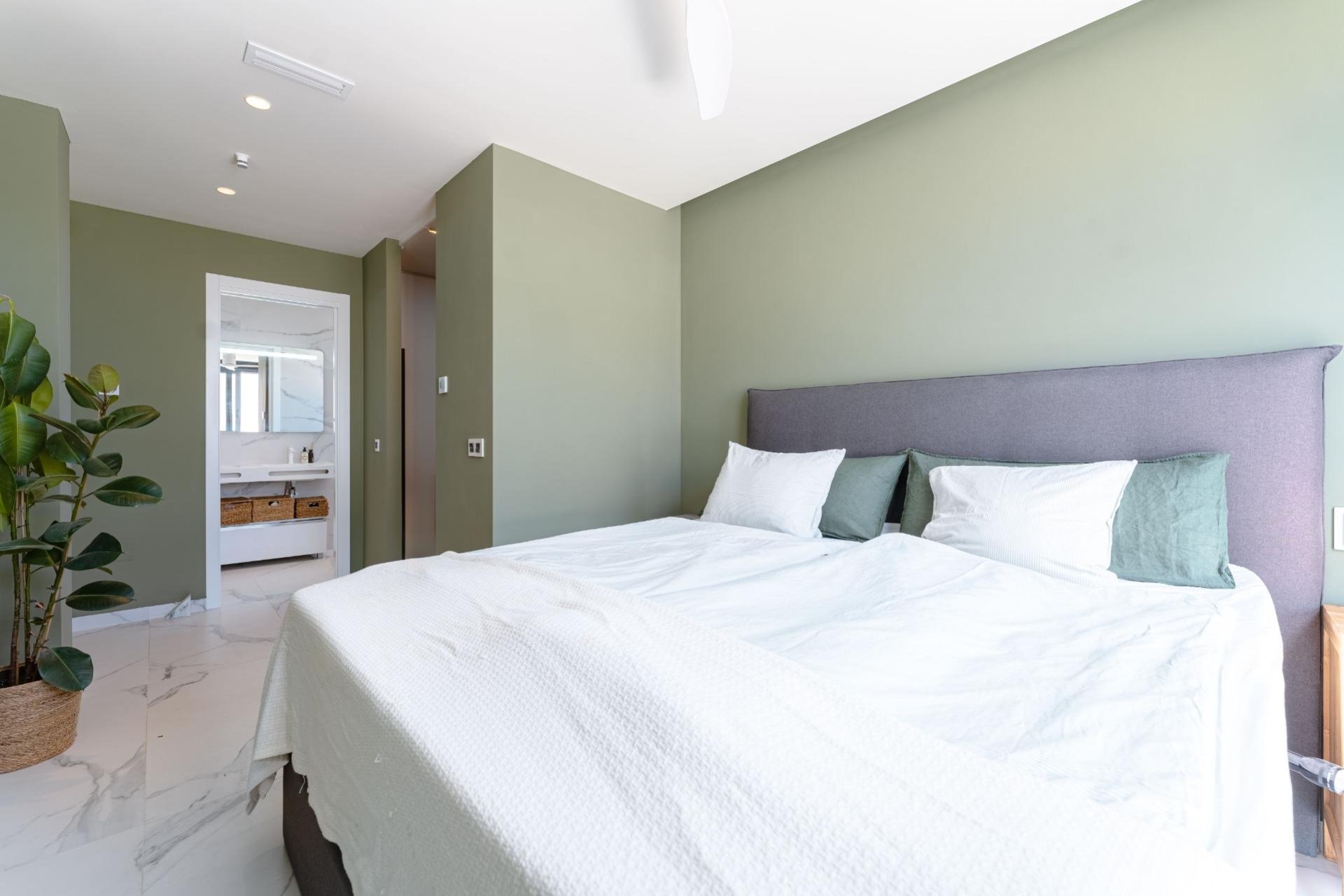 Resale - Villa -
San Miguel - Costa blanca sur