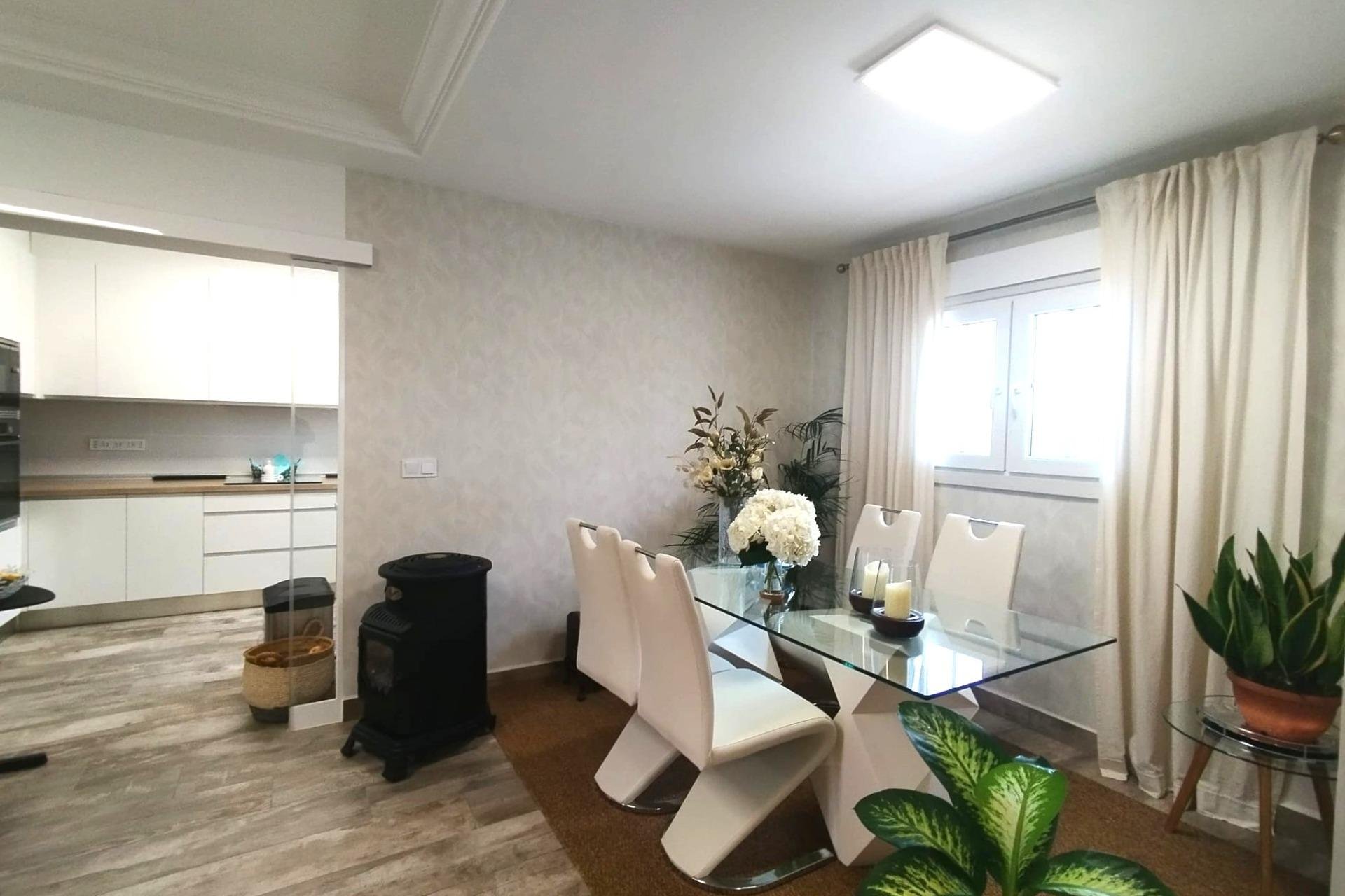 Resale - Villa -
San Miguel - Las filipinas