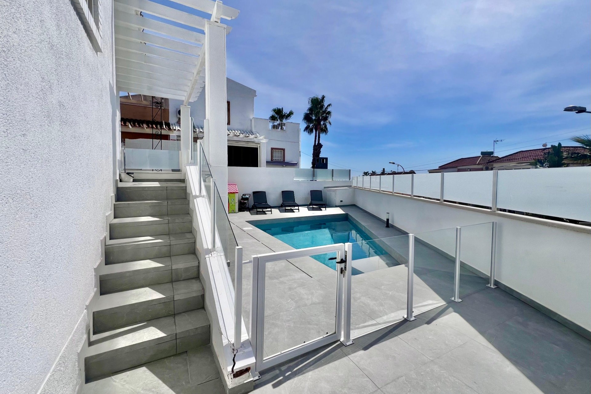 Resale - Villa -
San Miguel - Las filipinas