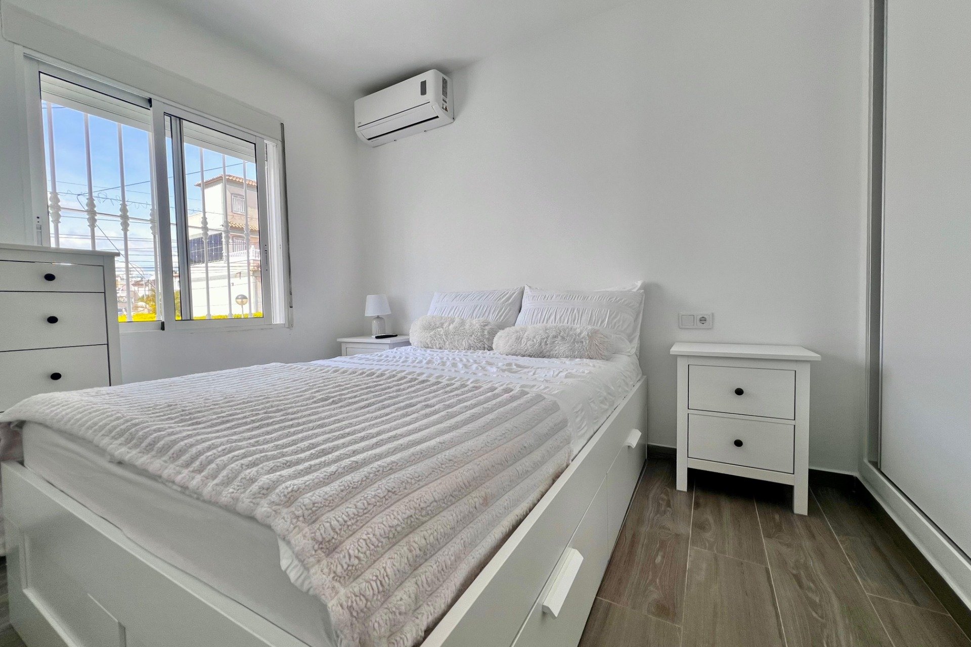 Resale - Villa -
San Miguel - Las filipinas