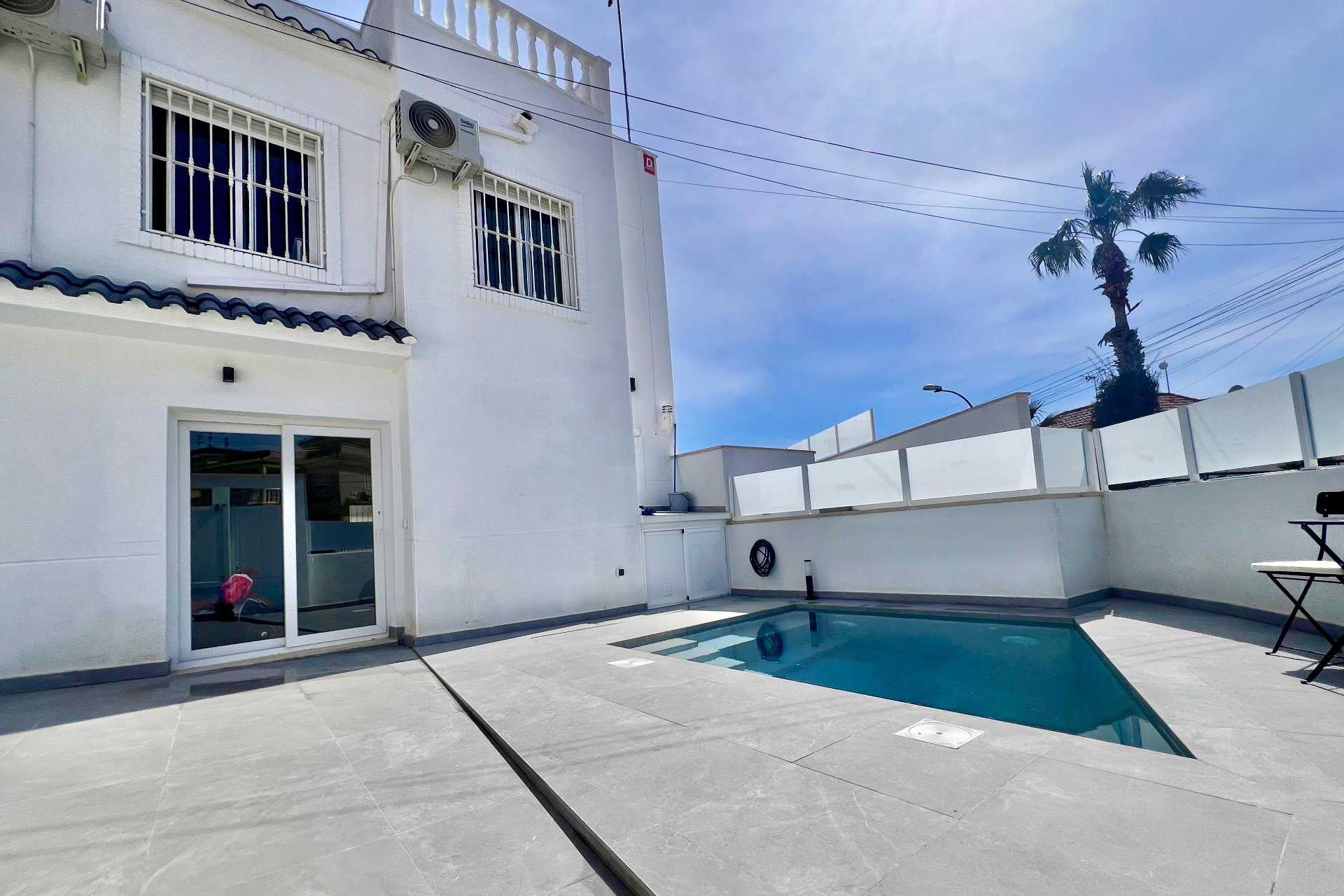 Resale - Villa -
San Miguel - Las filipinas