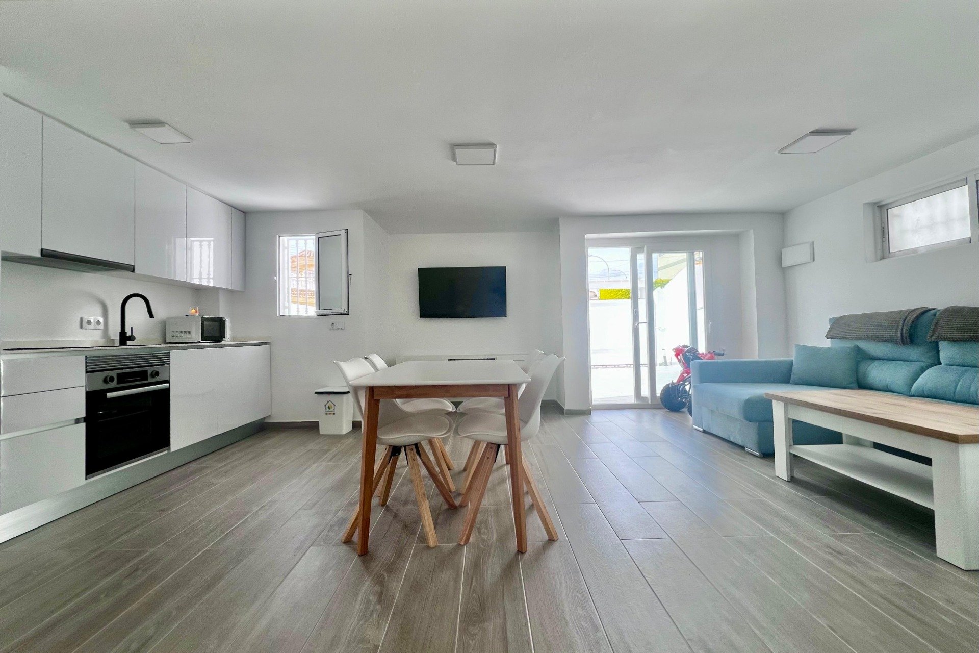 Resale - Villa -
San Miguel - Las filipinas