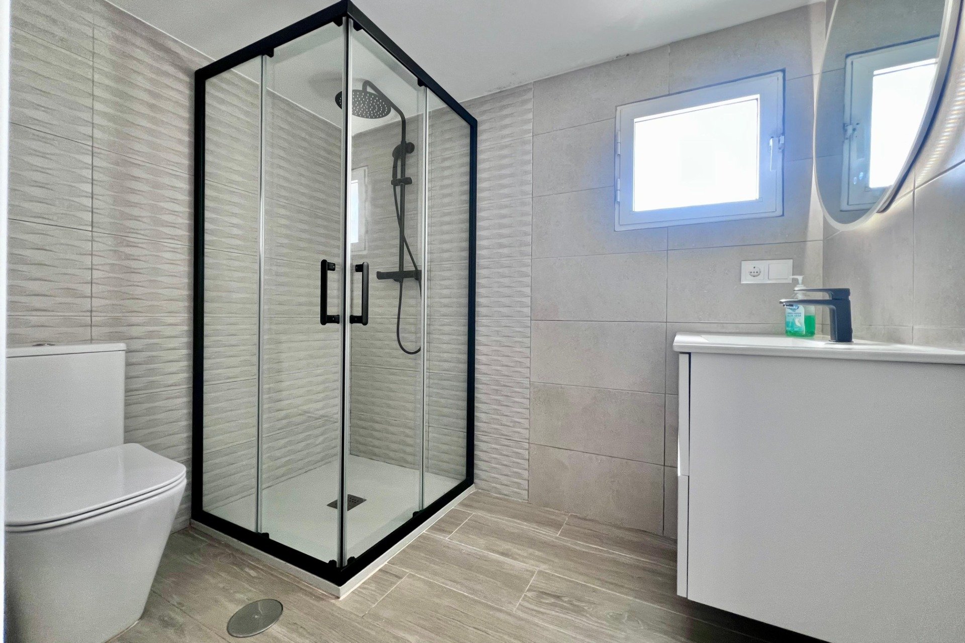 Resale - Villa -
San Miguel - Las filipinas