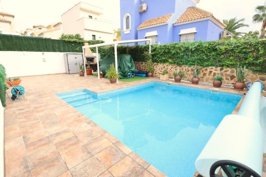 Resale - Villa -
San Miguel - Las filipinas