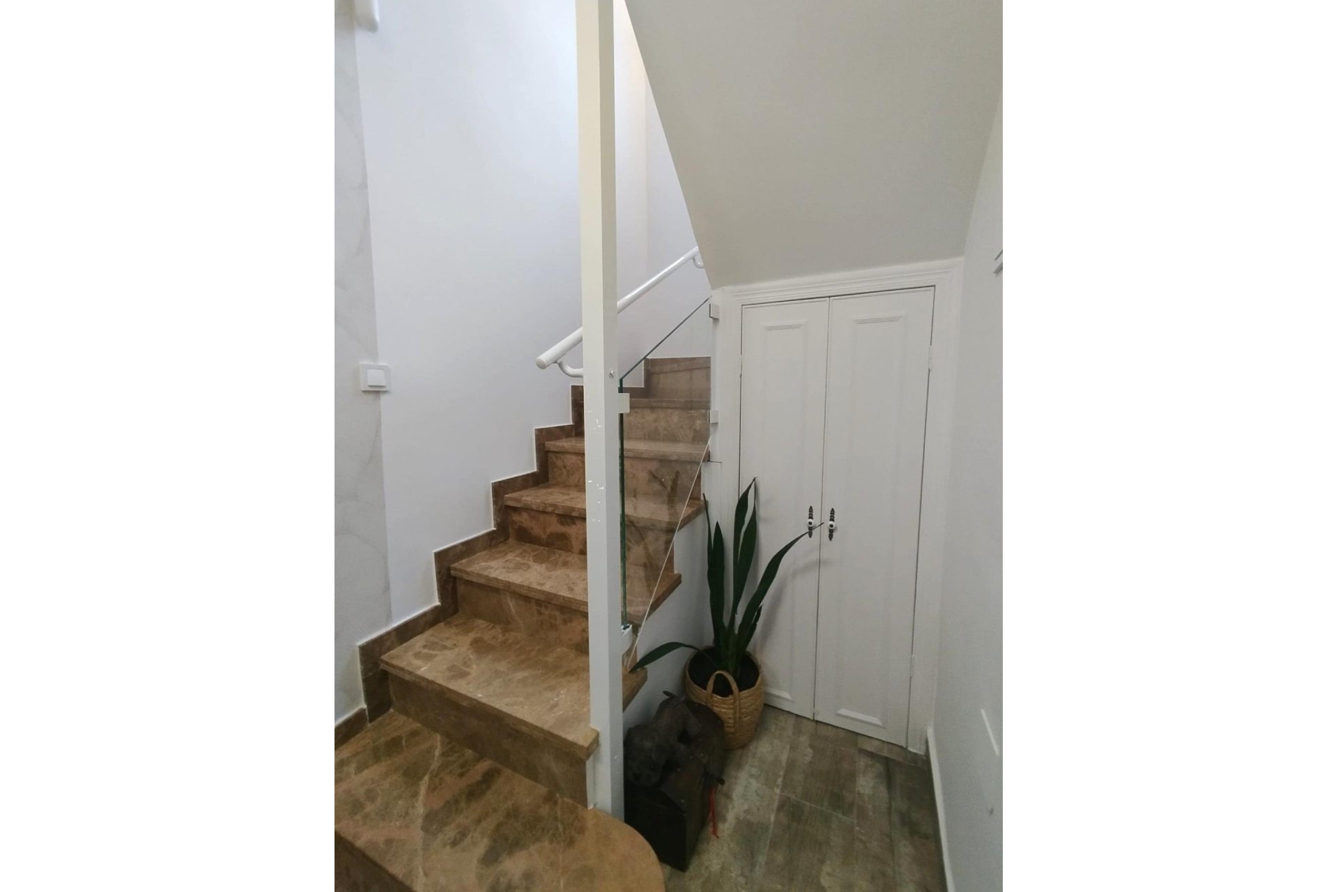 Resale - Villa -
San Miguel - Las filipinas