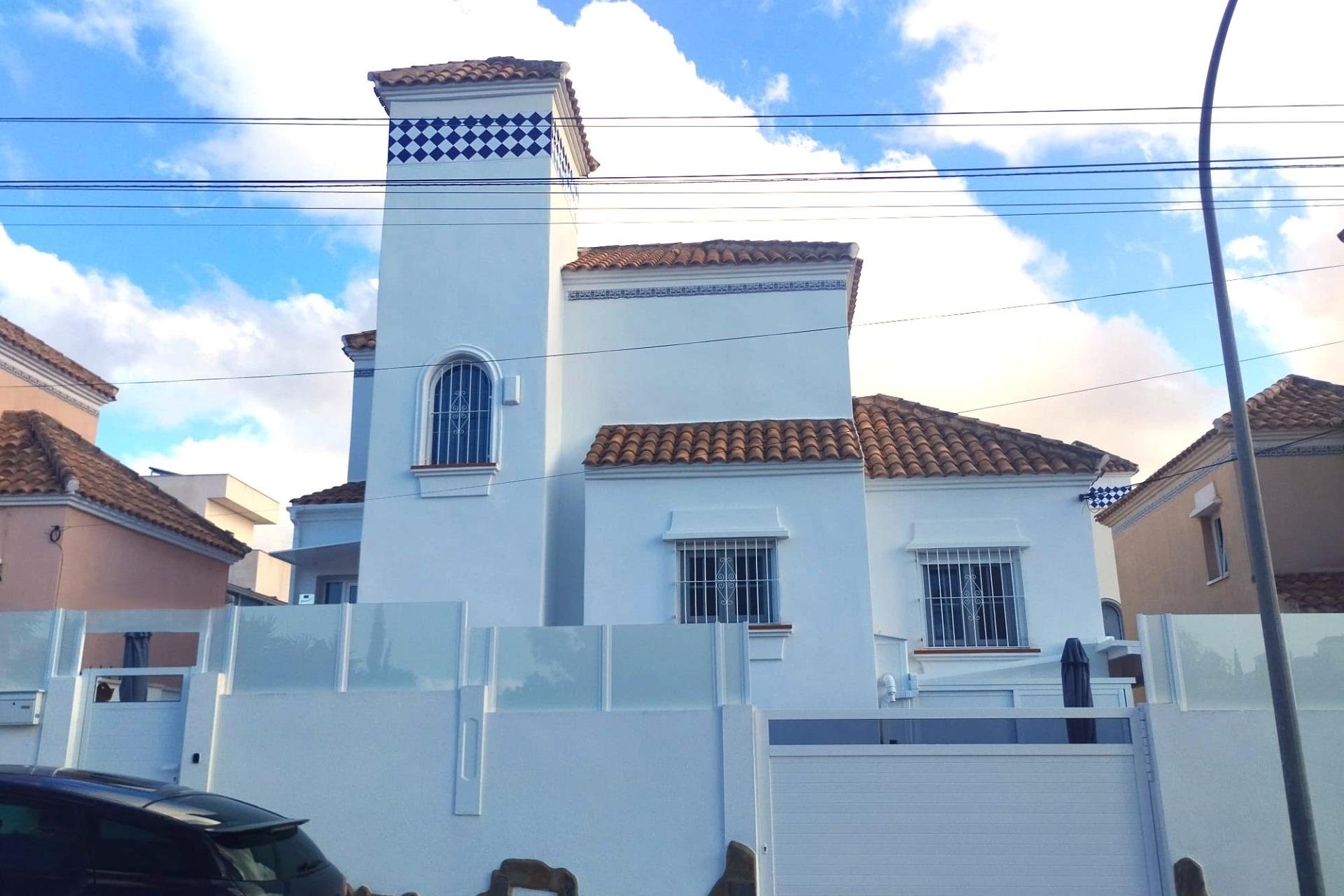 Resale - Villa -
San Miguel - Las filipinas
